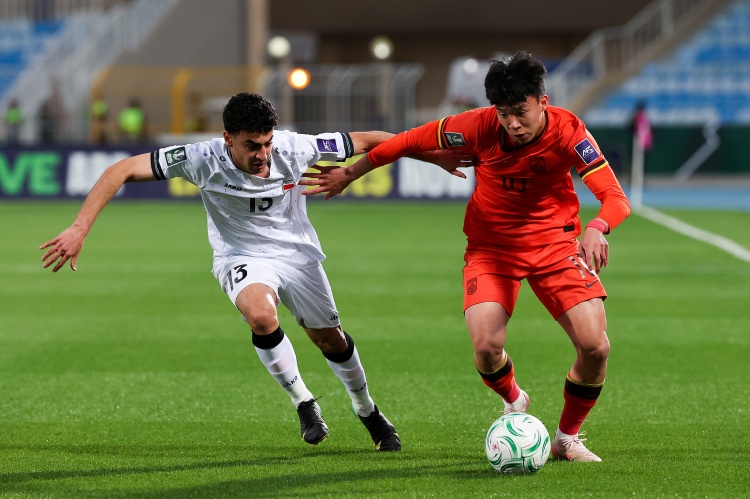 pp电子APP-董方卓：王钰栋要早点留洋，一直在国内耗着赚的多但发展会受限